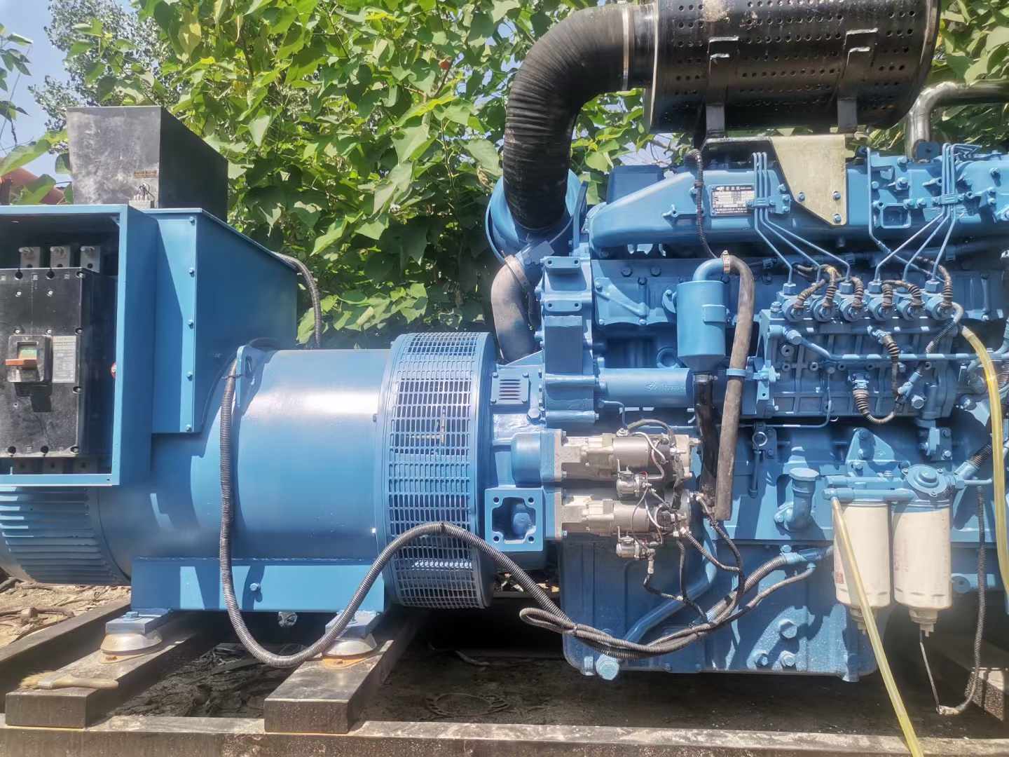 高平详细说明降低 800kW 柴油发电机输出电流波动的方法